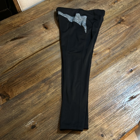 Betsey Johnson leggings, Capri, size M - Picture 6 of 6